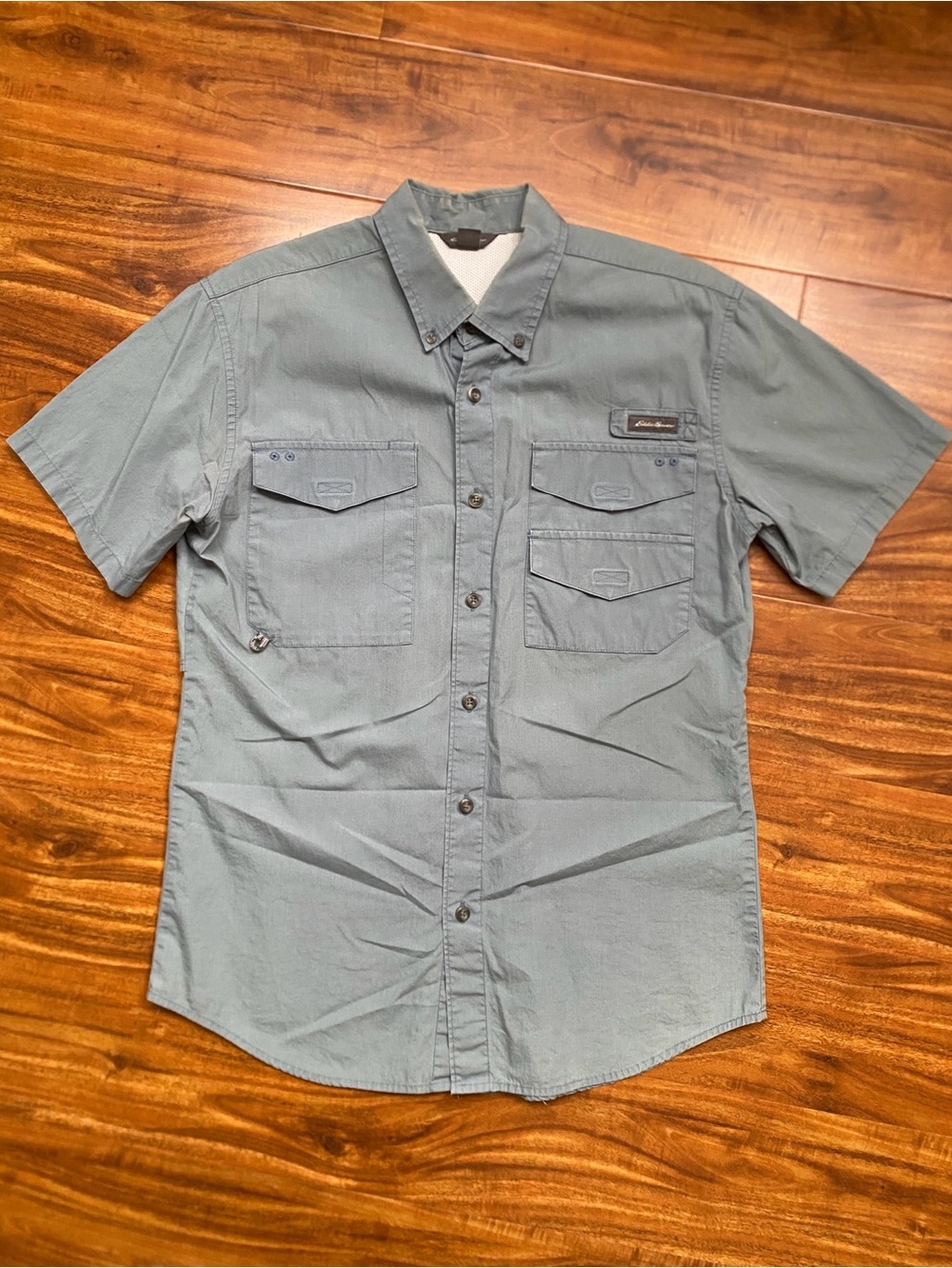 Eddie Bauer Men's Gray Blue Pocket Short Sleeve Button Shirt Size Small Outdoor
